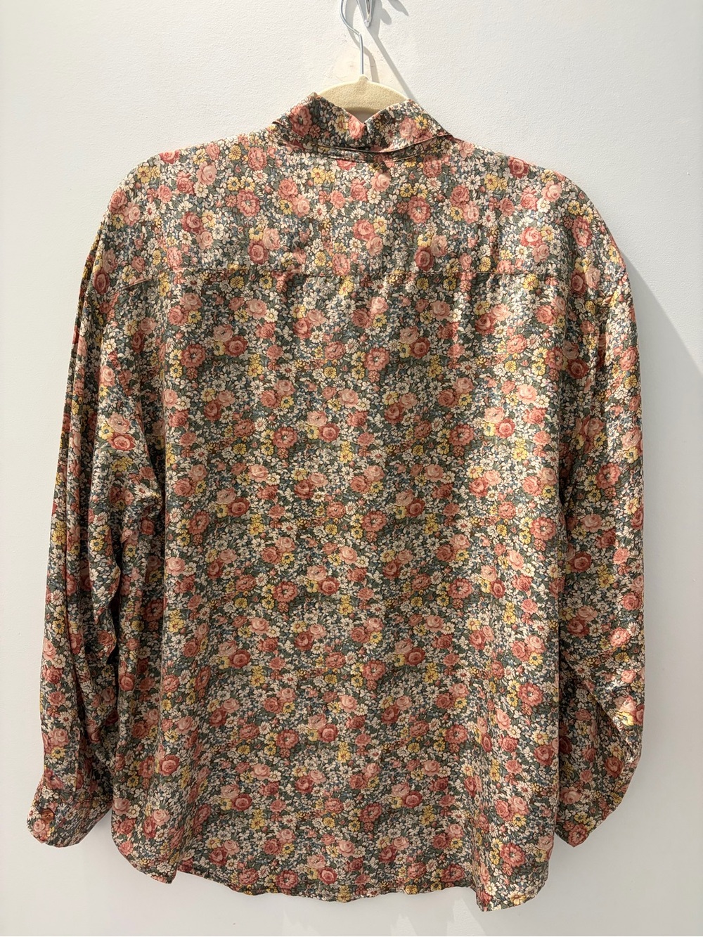Vintage MIA 100% Silk Floral Blouse | Romantic Silk Button-Up Shirt L - Picture 4 of 5